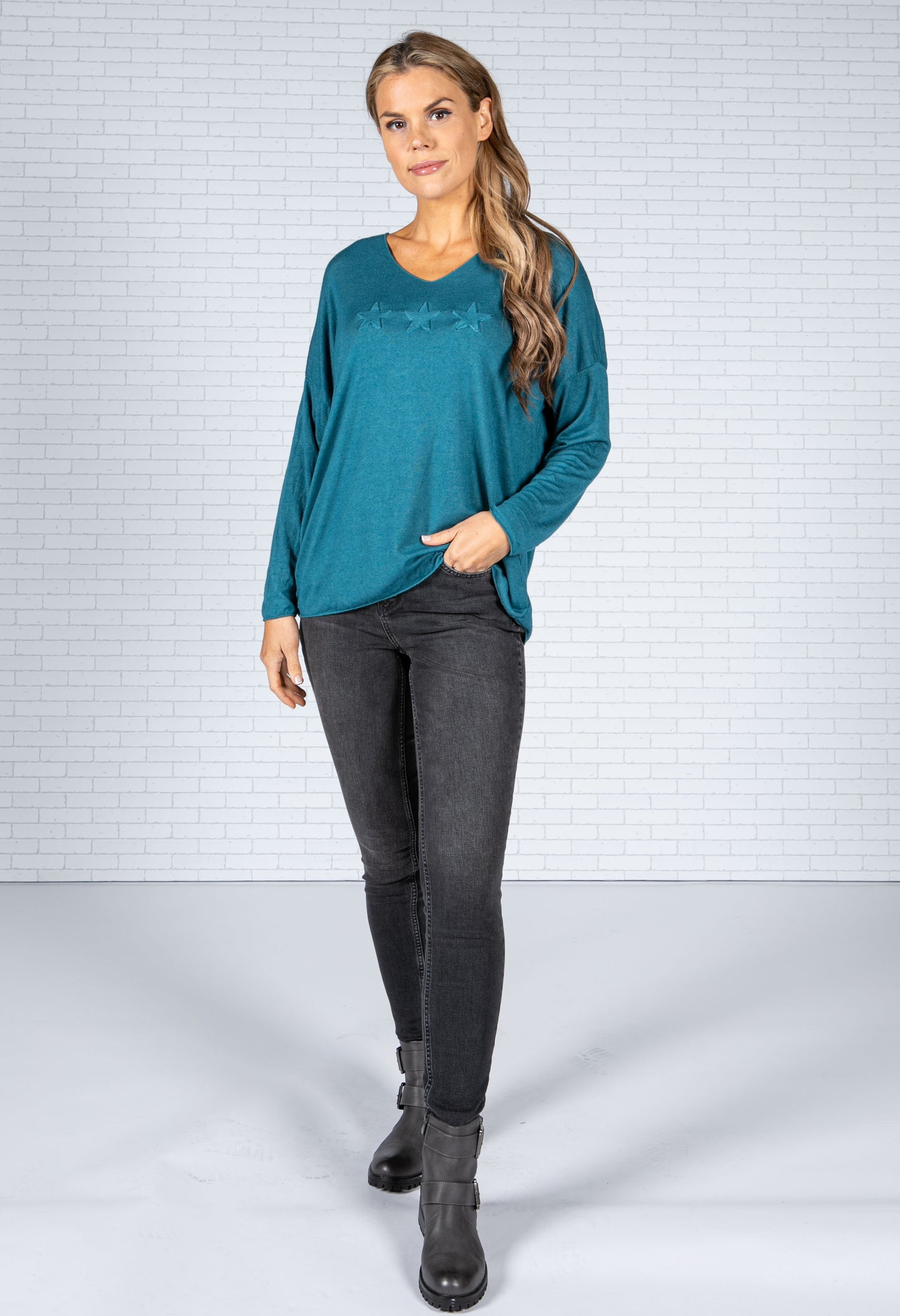 STAR IMPRINT KNIT TOP IN TEAL