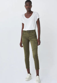 CARGO PUSH IN SECRET GLAMOR CROPPED GREEN TROUSERS