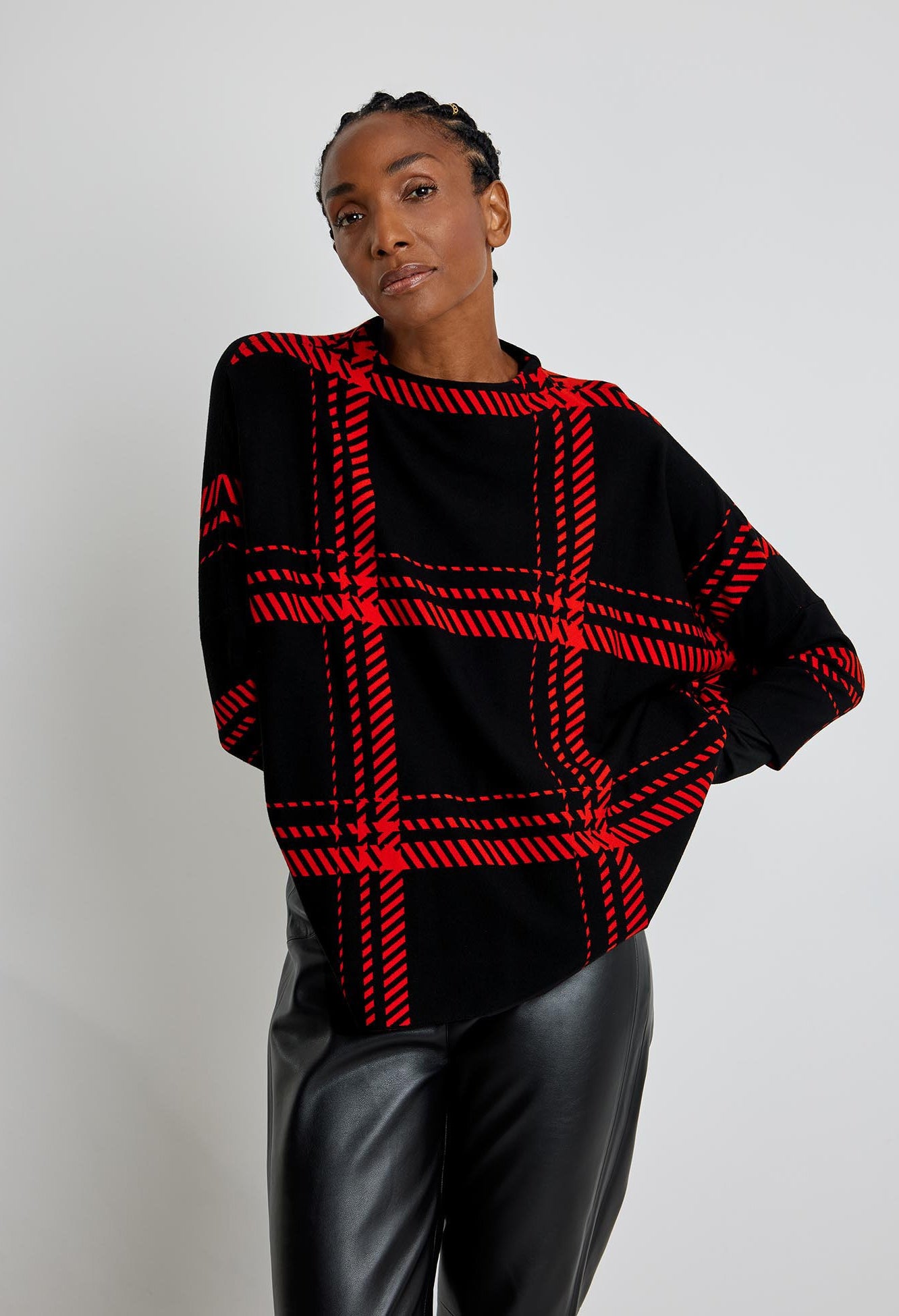 Oversized jumper with 3/4-length sleeves in Black and Chili