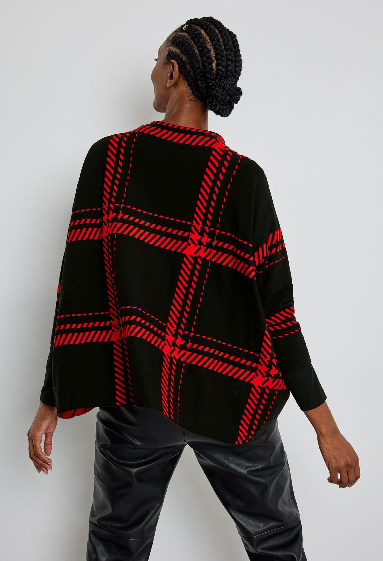 Oversized jumper with 3/4-length sleeves in Black and Chili