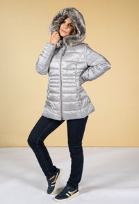 Quilted jacket with a faux fur collar in Silver