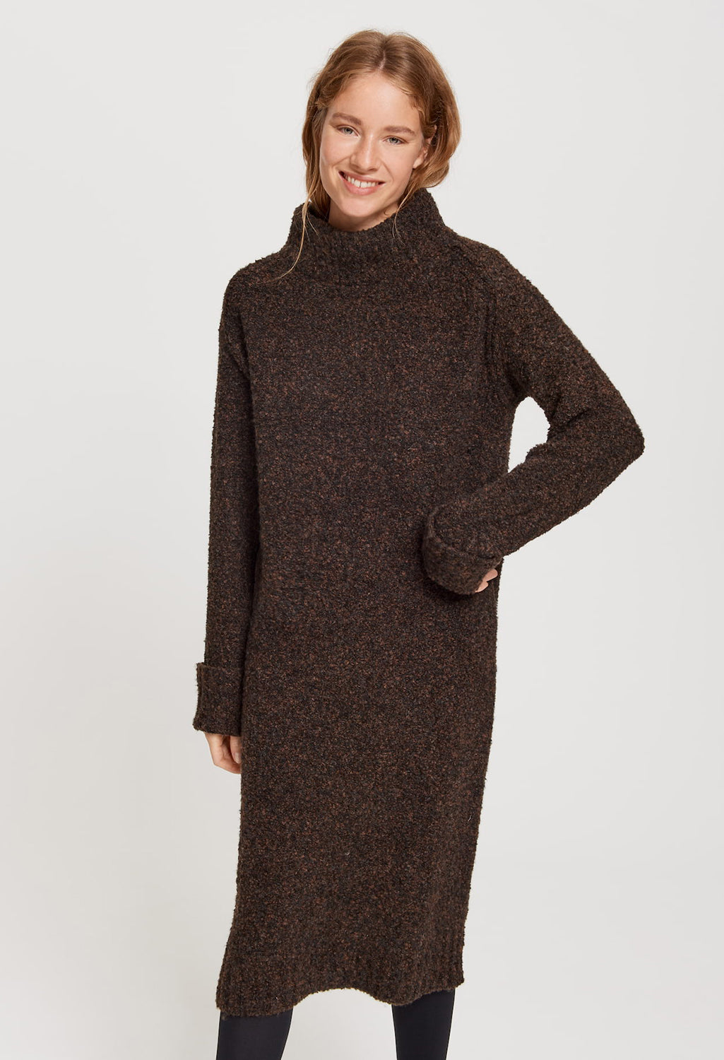 Wodsha Knitted dress in Truffle