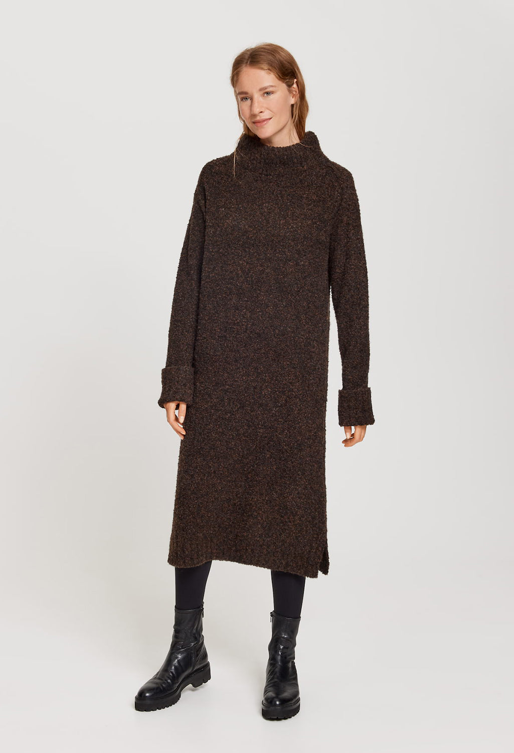 Wodsha Knitted dress in Truffle