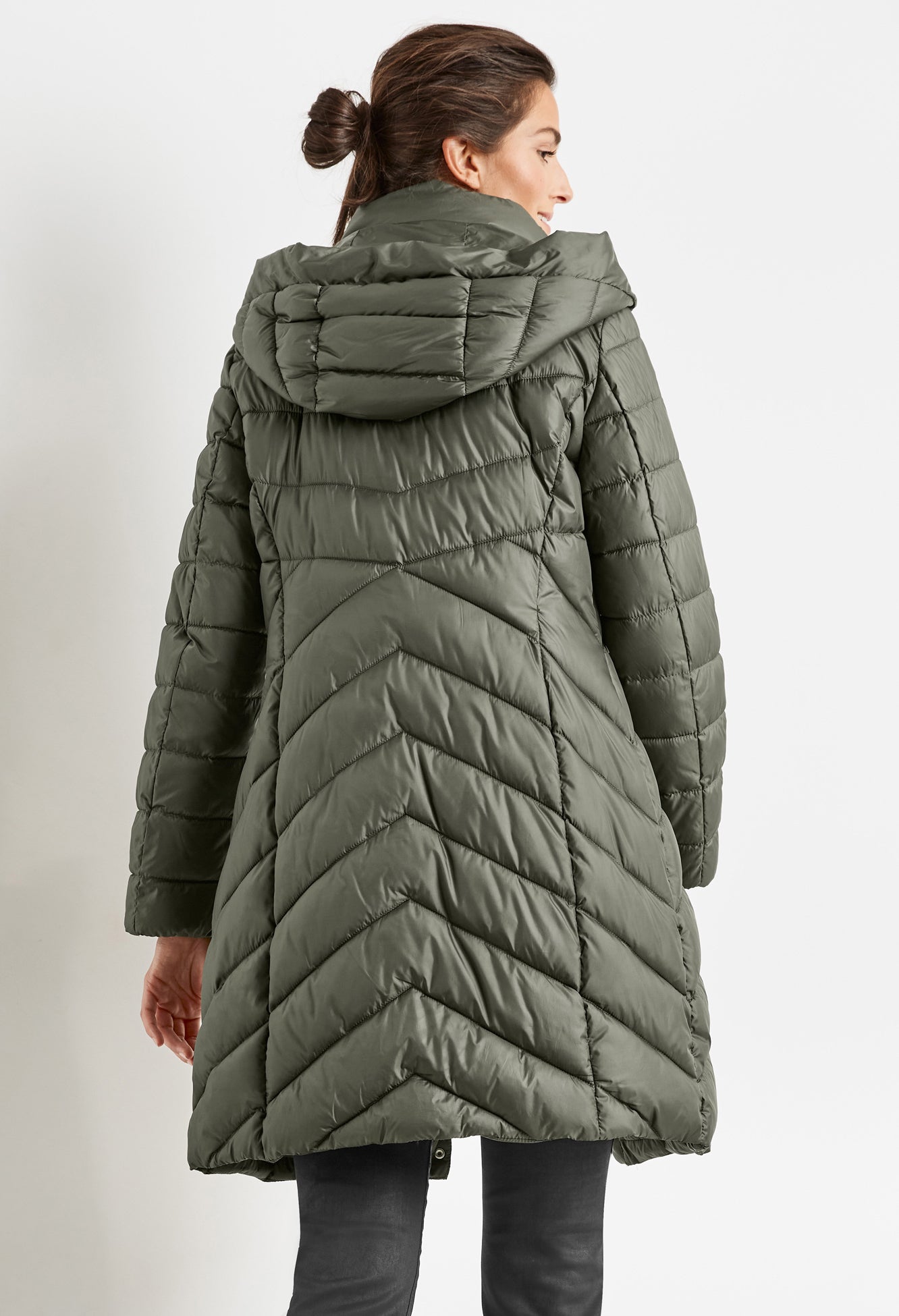Coat with zigzag quilting