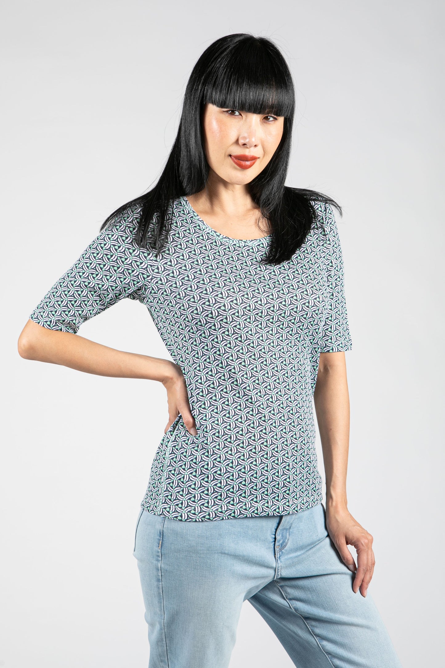 Short Sleeve Round Neck Geo Print T-Shirt