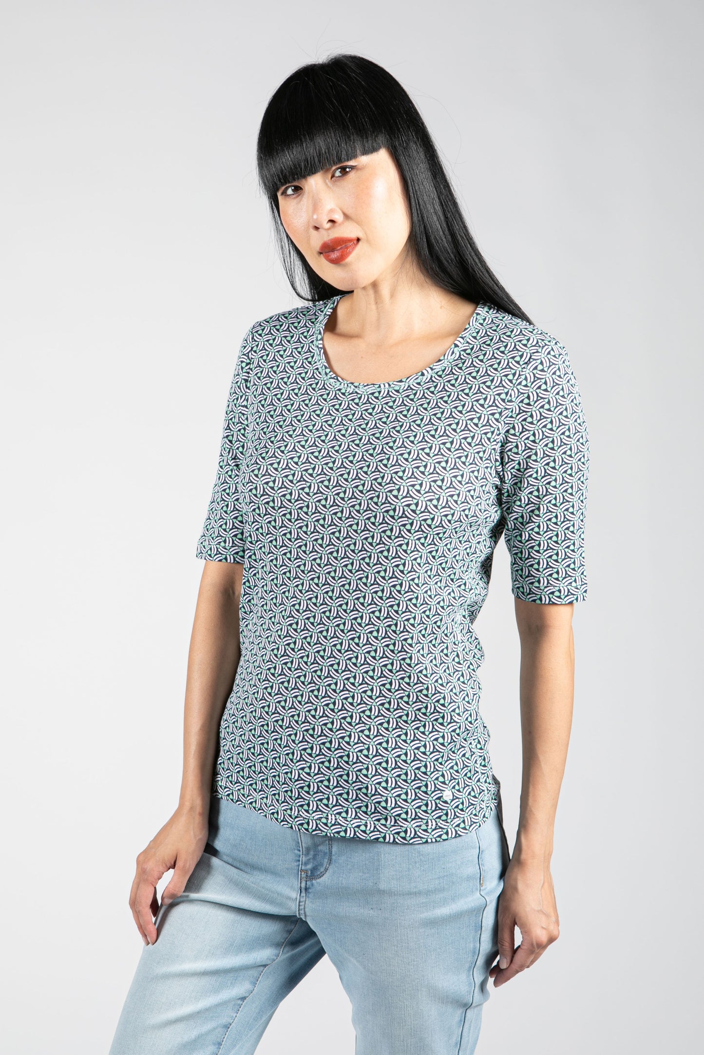 Short Sleeve Round Neck Geo Print T-Shirt