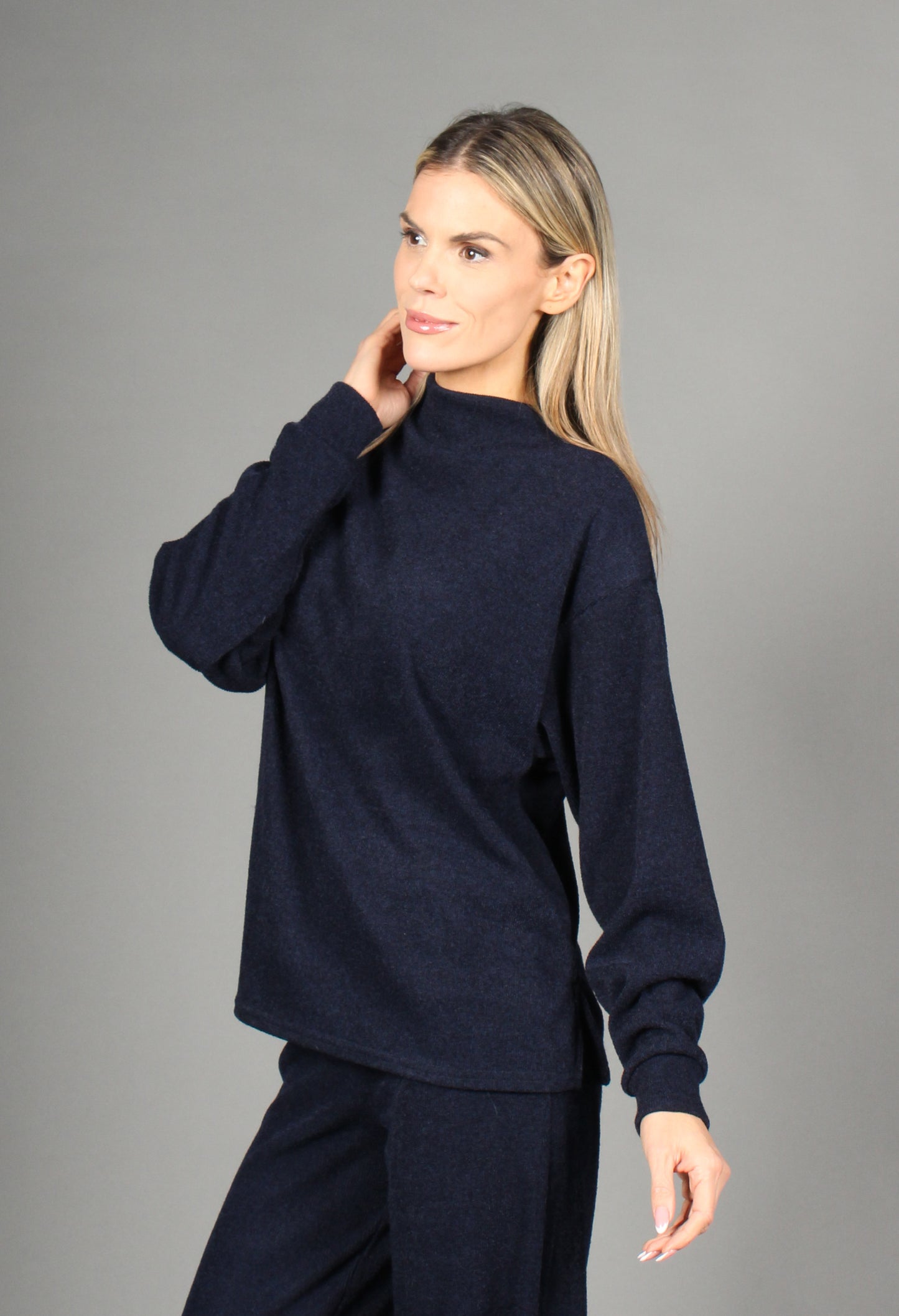 Knit High Neck Pullover