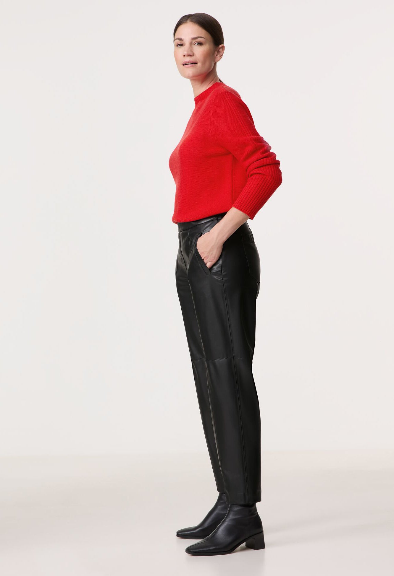 7/8-Length Faux Leather Trousers