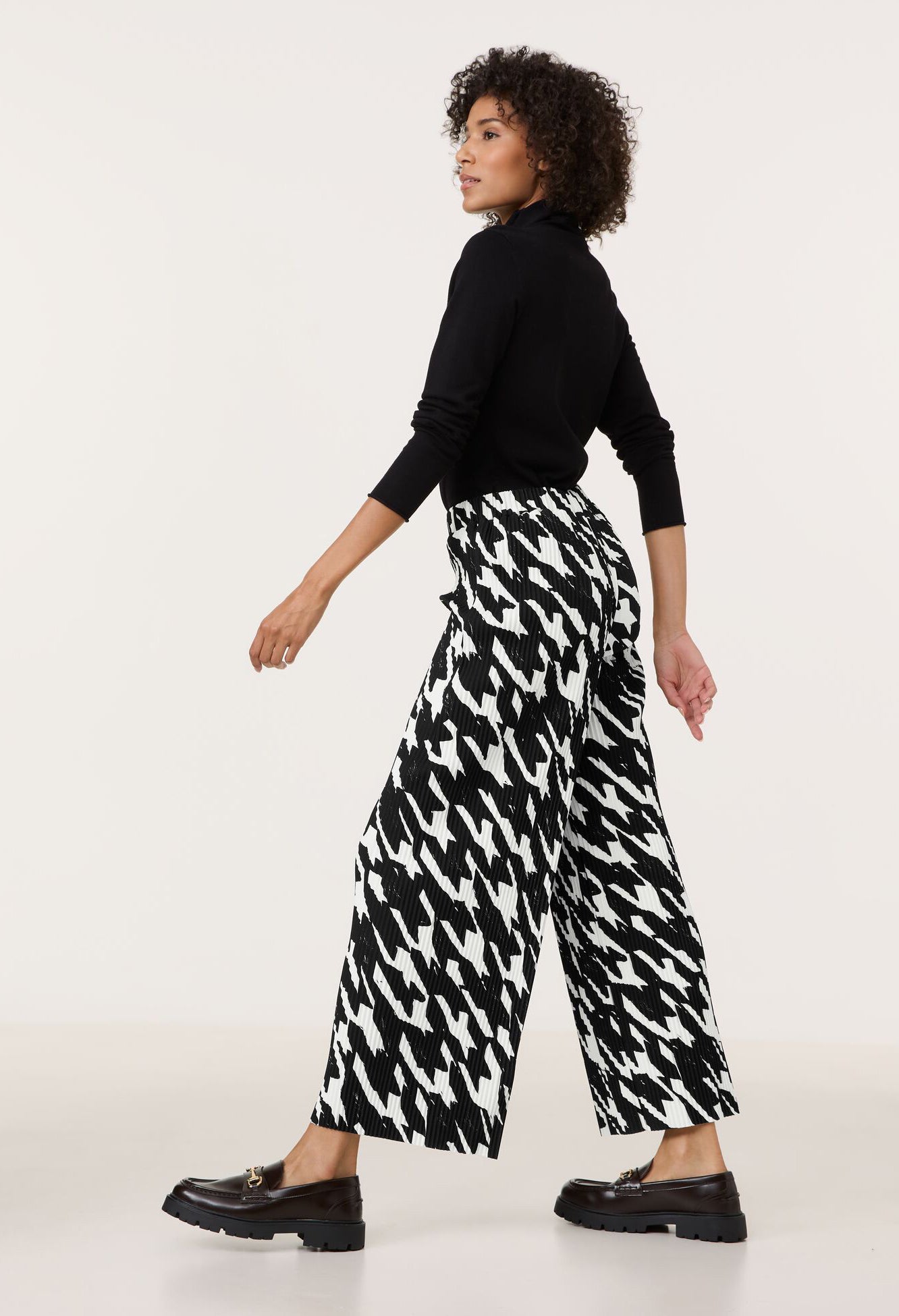 Patterned Pleated Trouser