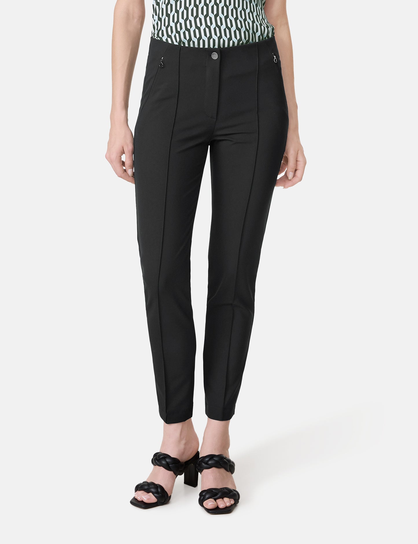 Leisure Cropped Slim Fit Pant