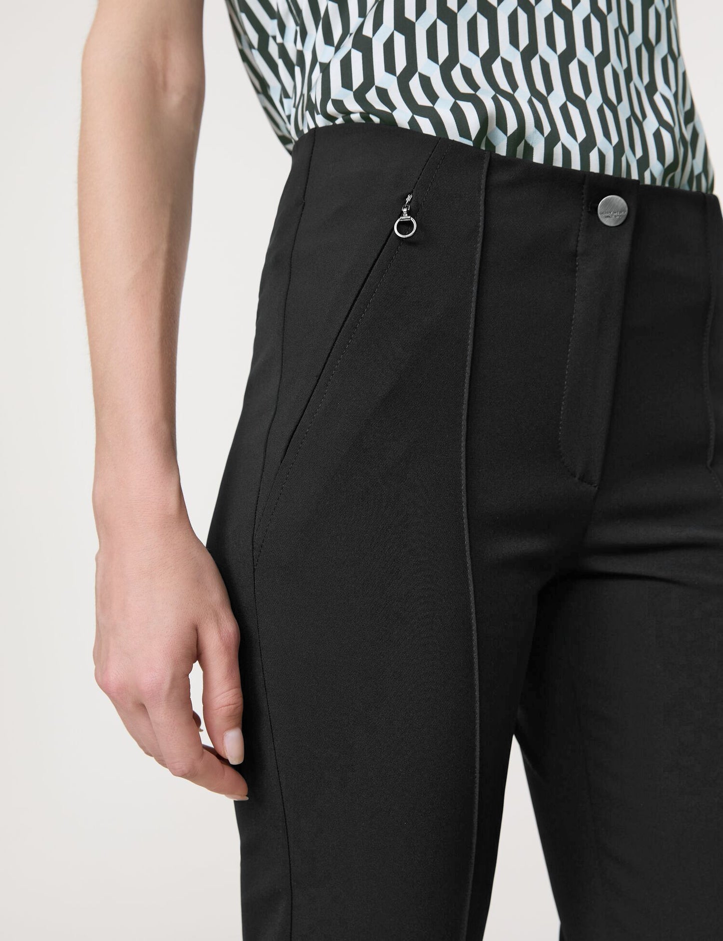 Leisure Cropped Slim Fit Pant