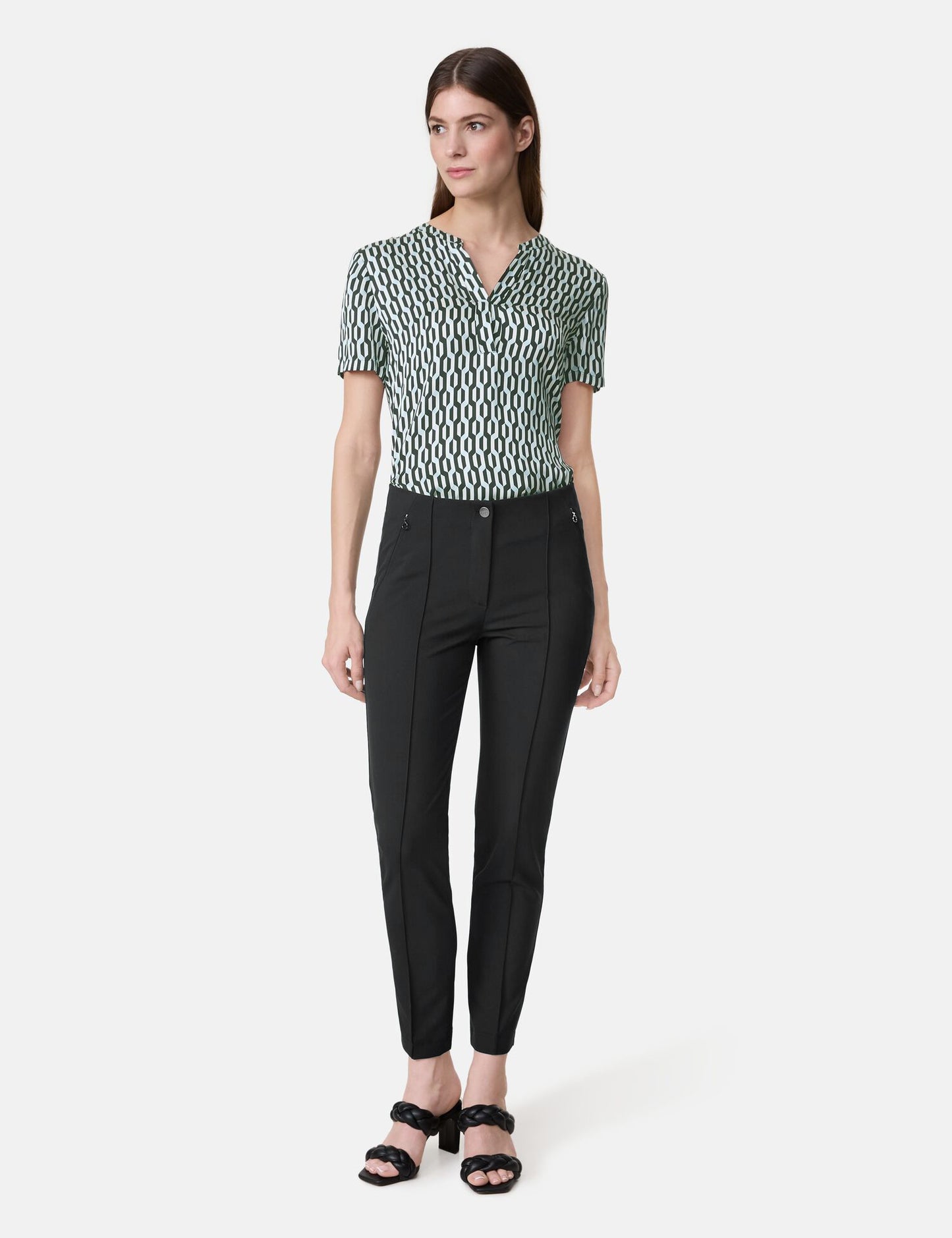 Leisure Cropped Slim Fit Pant