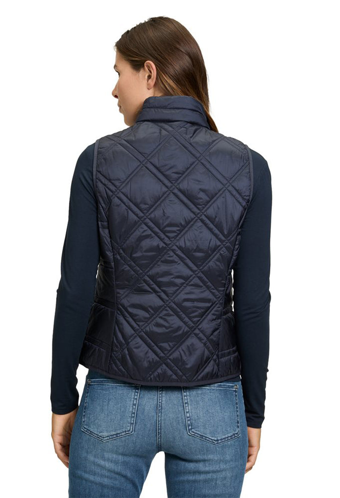 Quilted Zip Up Gilet