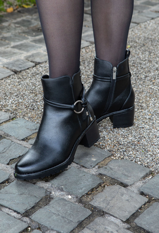 O Ring Detail Heeled Boot