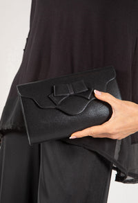 Bow Detail Clutch