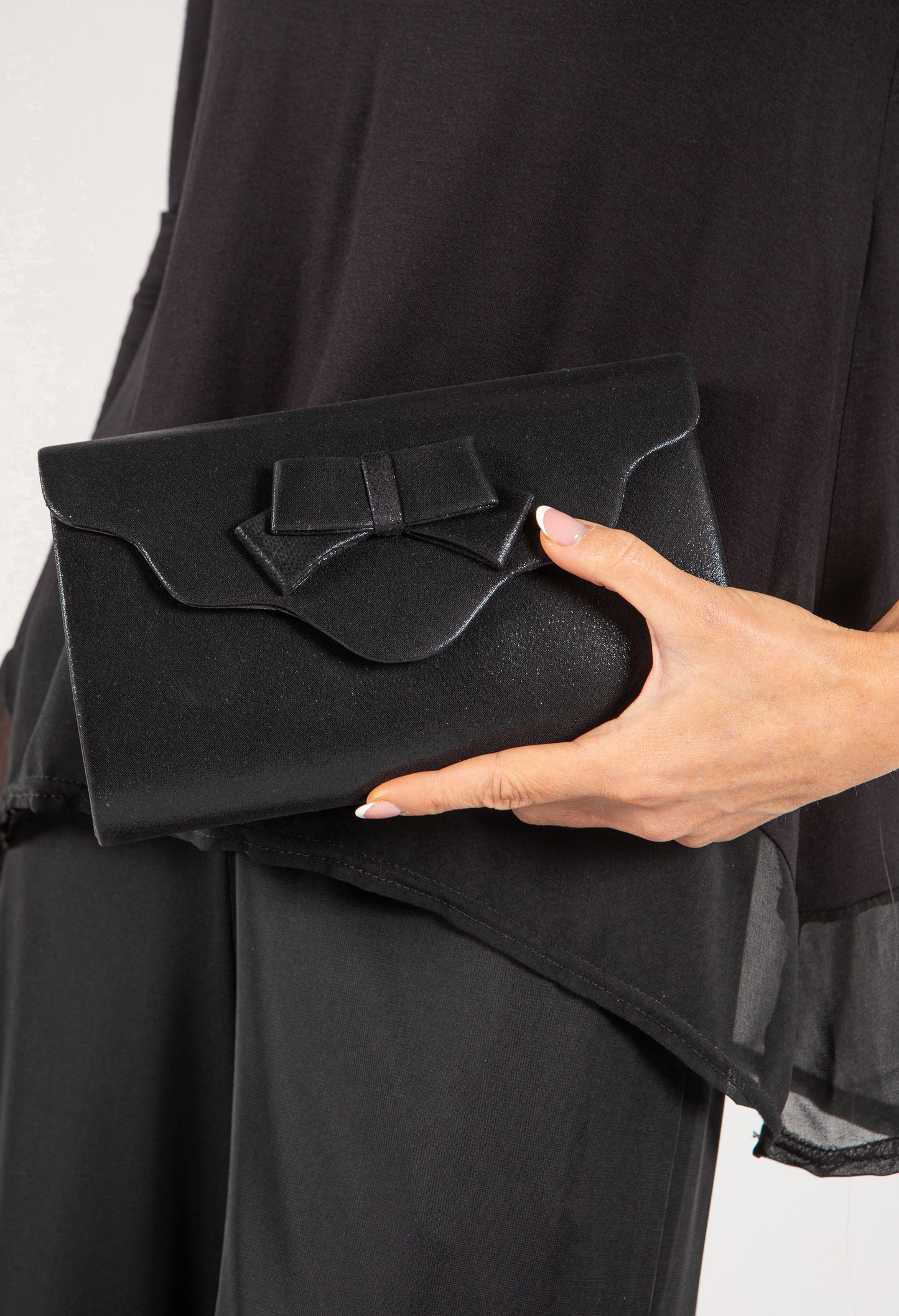 Bow Detail Clutch