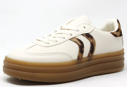 Curve Stripe Trainer