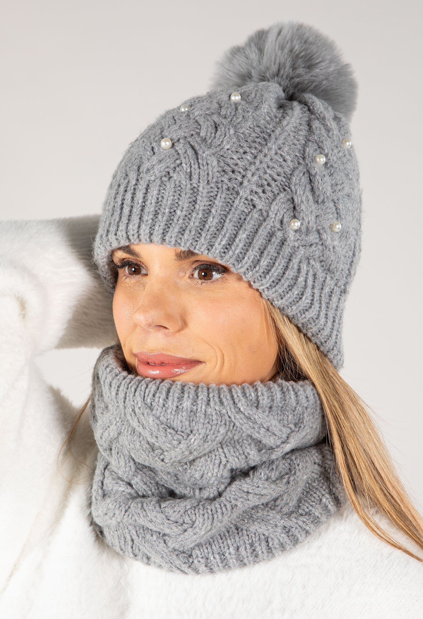 Chunky Knit Hat and Cowl Set