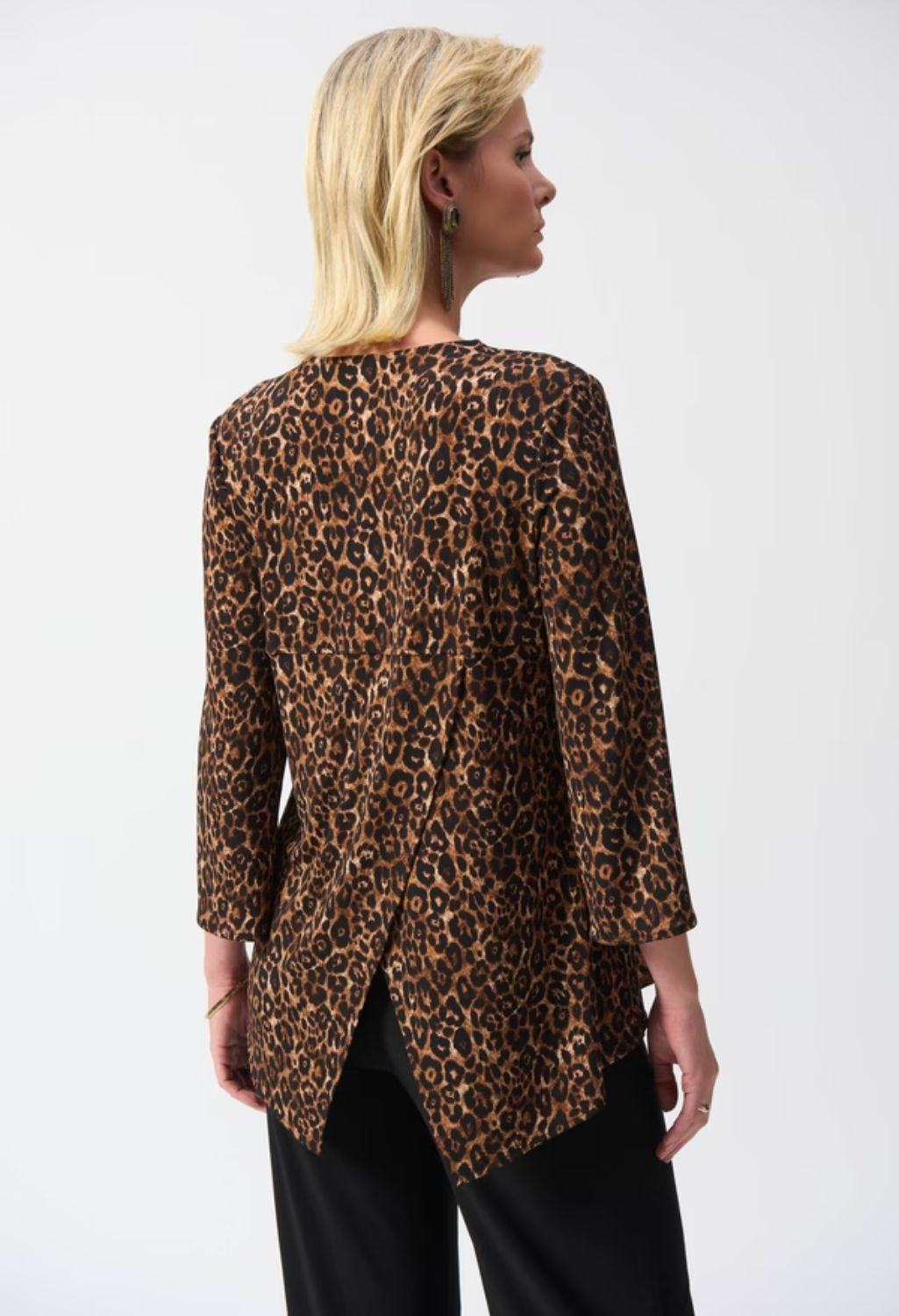 Relaxed Fit Animal Print Pullover Style