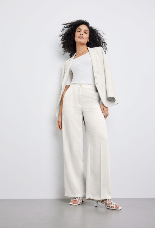 Flowing Trousers With Crease