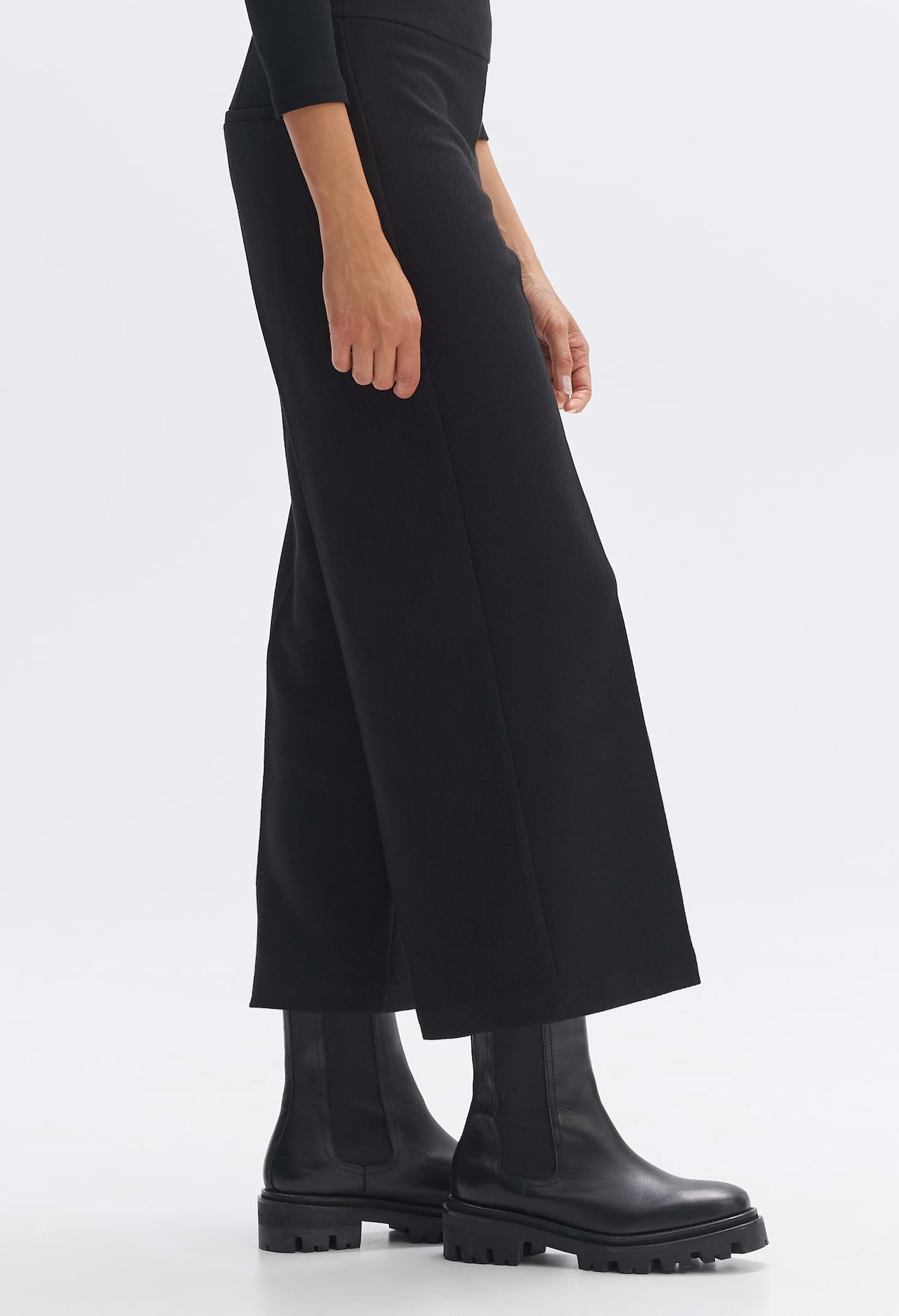 Zapara Lurex Blend Fine Knit Wide Leg Trousers in Black | Pamela Scott