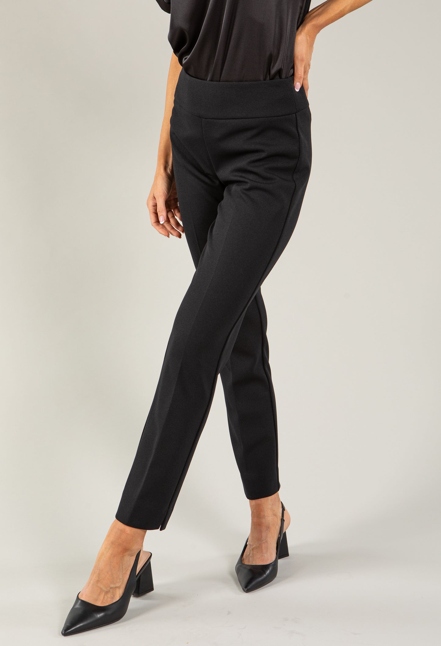 Minimalist Mid-rise Trousers