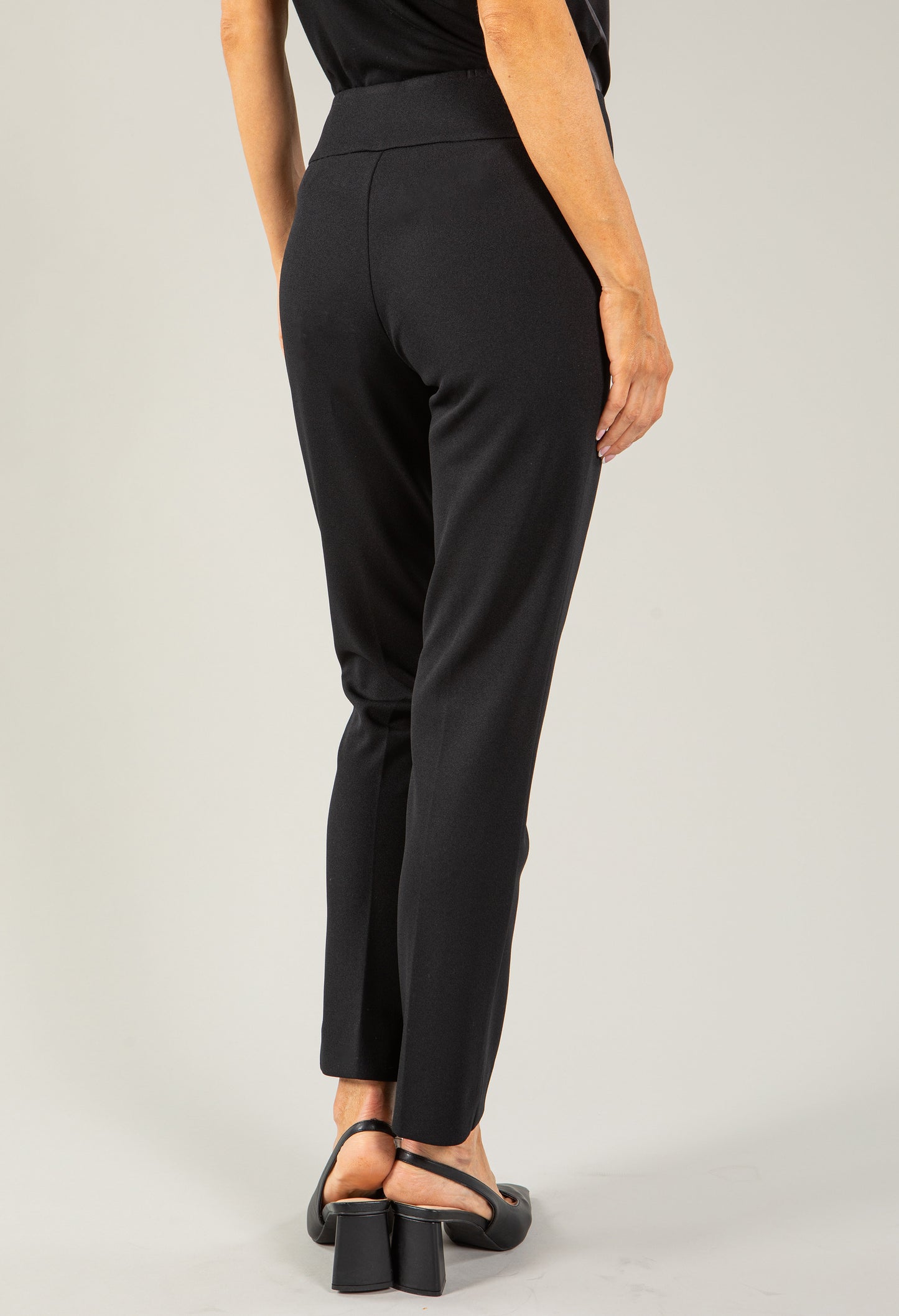 Minimalist Mid-rise Trousers