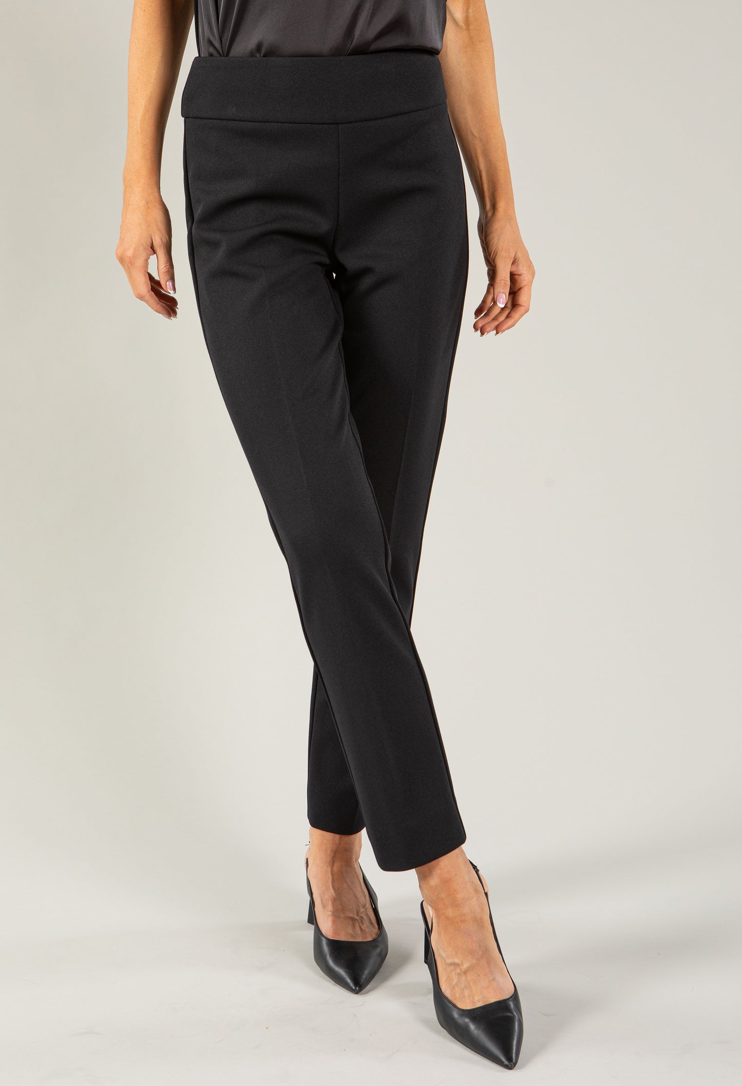 Minimalist Mid-rise Trousers