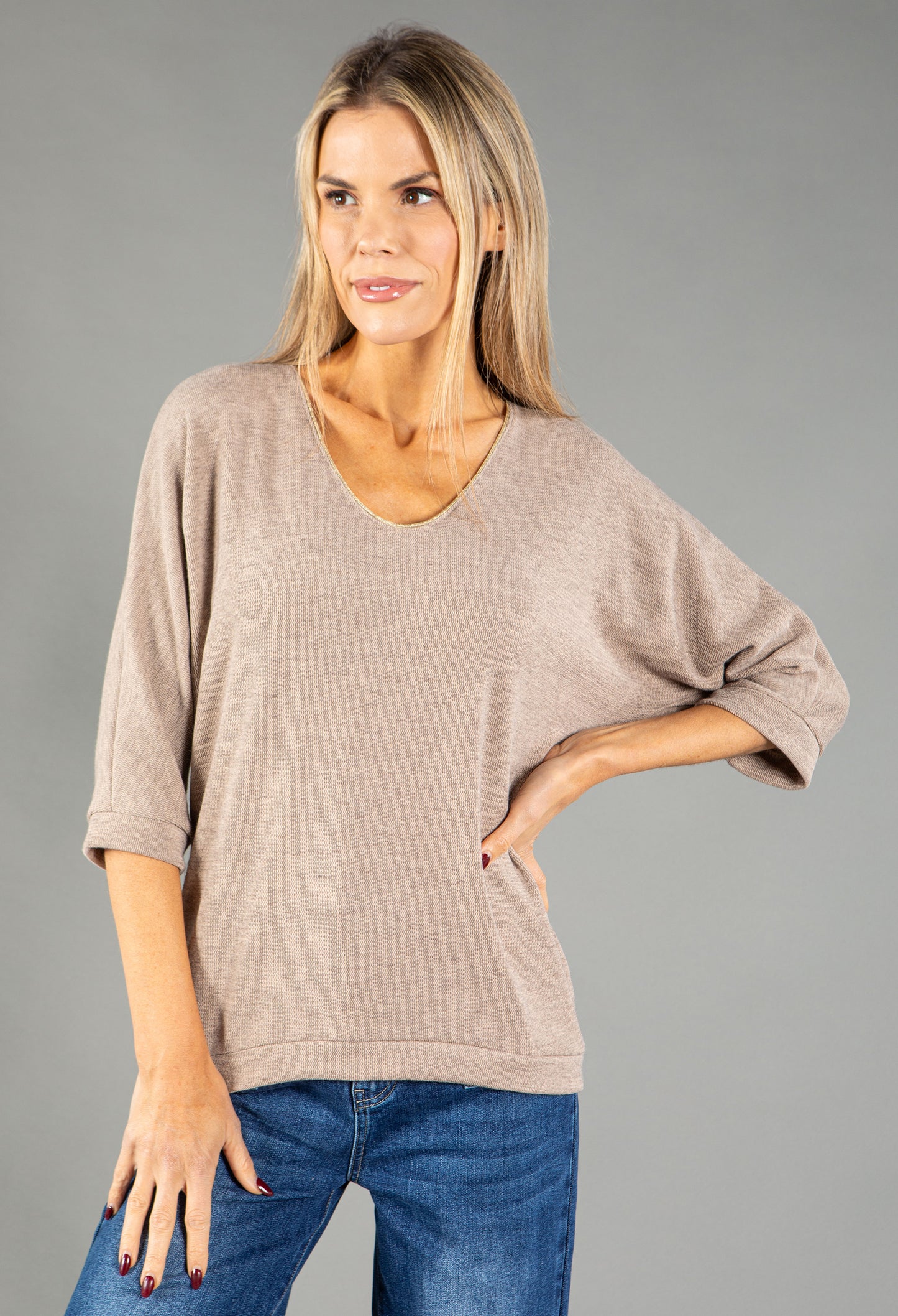 Round Neckline Knit Pullover